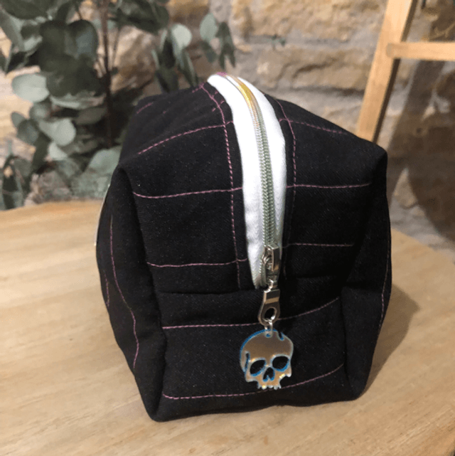Trousse black skully